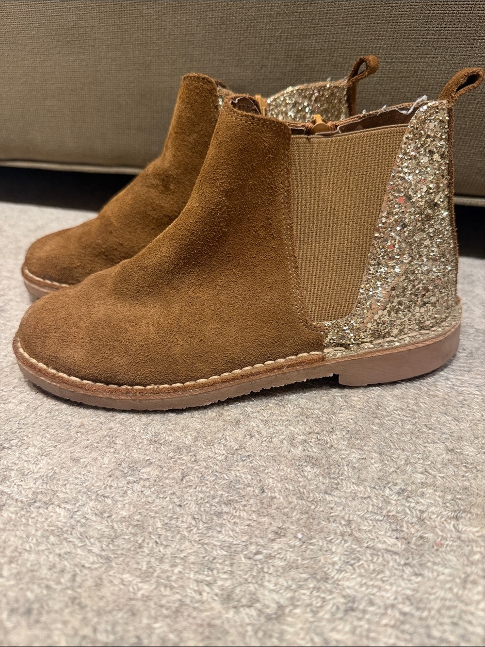 Childrenchic Girls' Brown Suede Chelsea Boots with Gold Glitter Heel